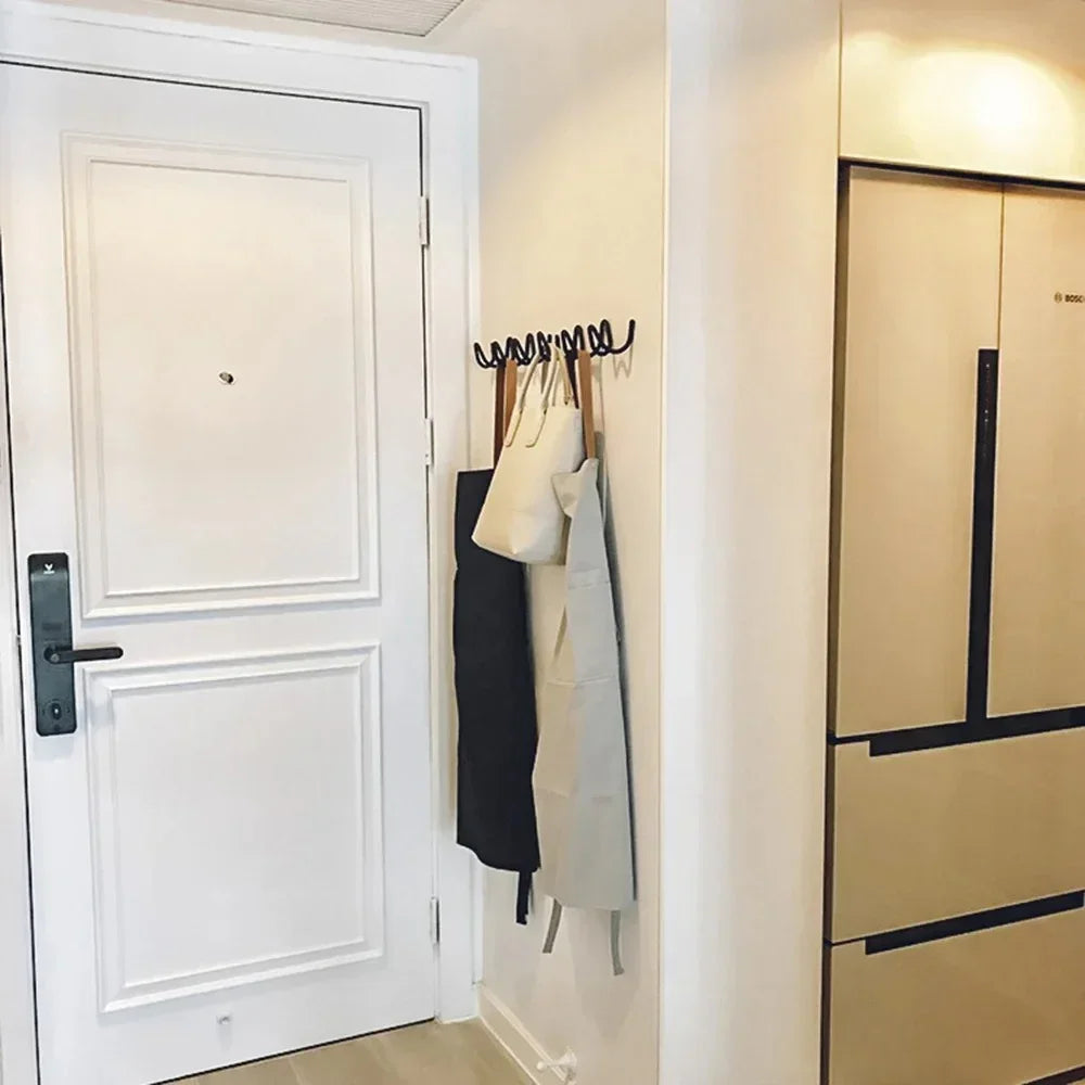Curviac - Wandmontierte Garderobe