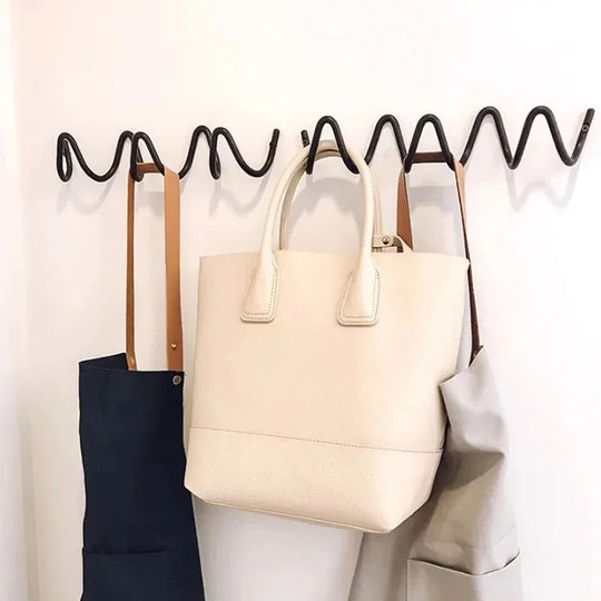 Curviac - Wandmontierte Garderobe