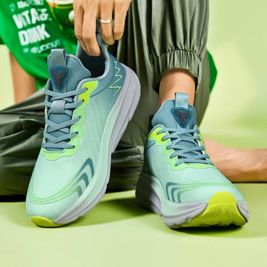 Runexa - Leichter Dämpfungslaufschuh Decorique.de