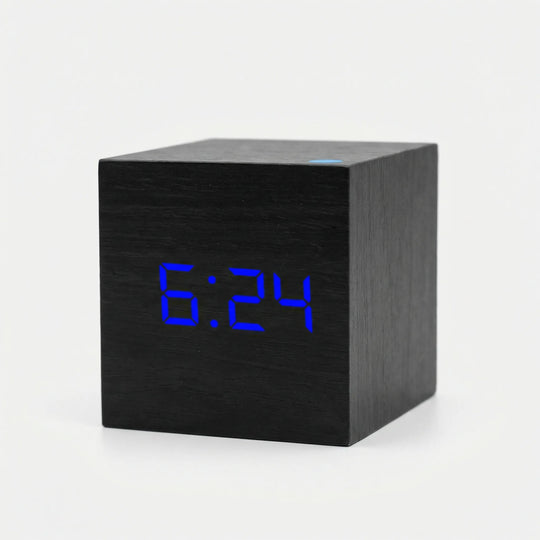 TimeCubeX - Digitales Quadratisches Tischgerät Schwarz-Blau Decorique.de