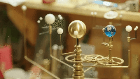 AstraLux | Großes Orrery-Modell unseres Sonnensystems Decorique.de