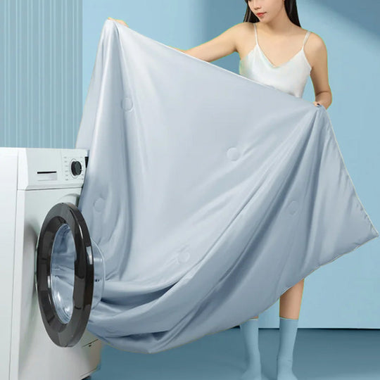CoolDream | Atmungsaktive Eisseiden-Bettdecke Decorique.de