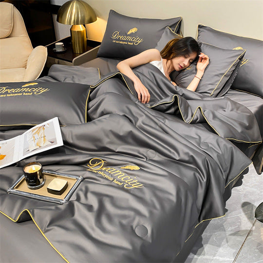 CoolDream | Atmungsaktive Eisseiden-Bettdecke Dunkelgrau Decorique.de