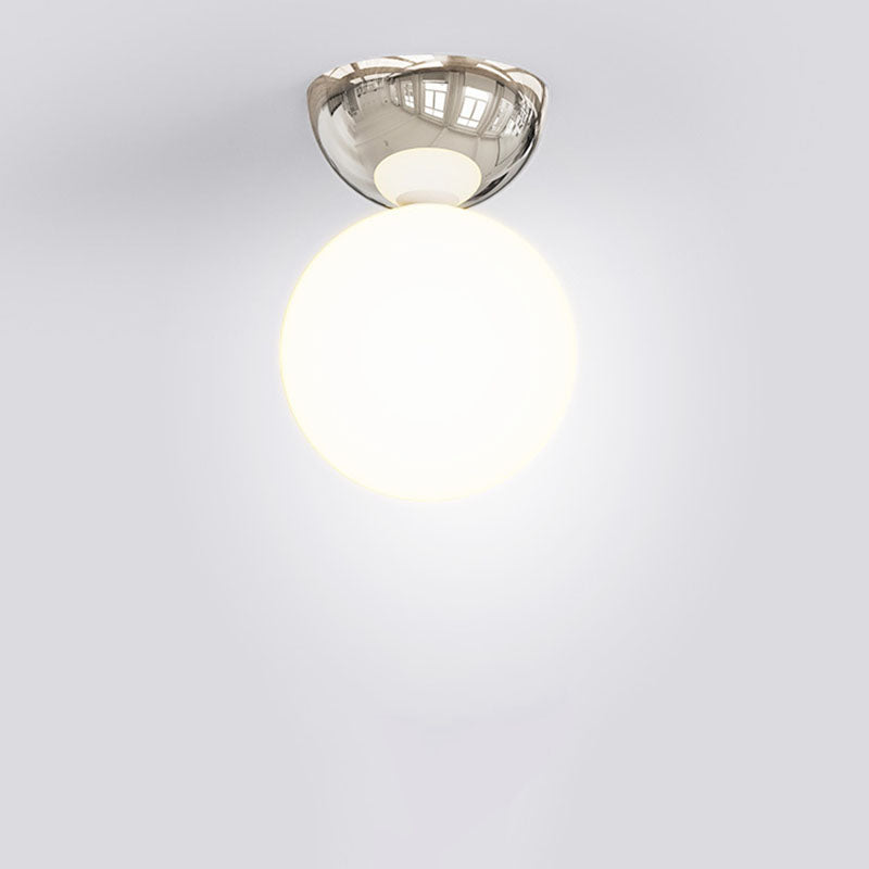 GloBello | Zeitlose Kugelleuchte aus Glas & Eisen Decorique.de