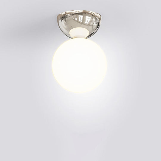 GloBello | Zeitlose Kugelleuchte aus Glas & Eisen Decorique.de