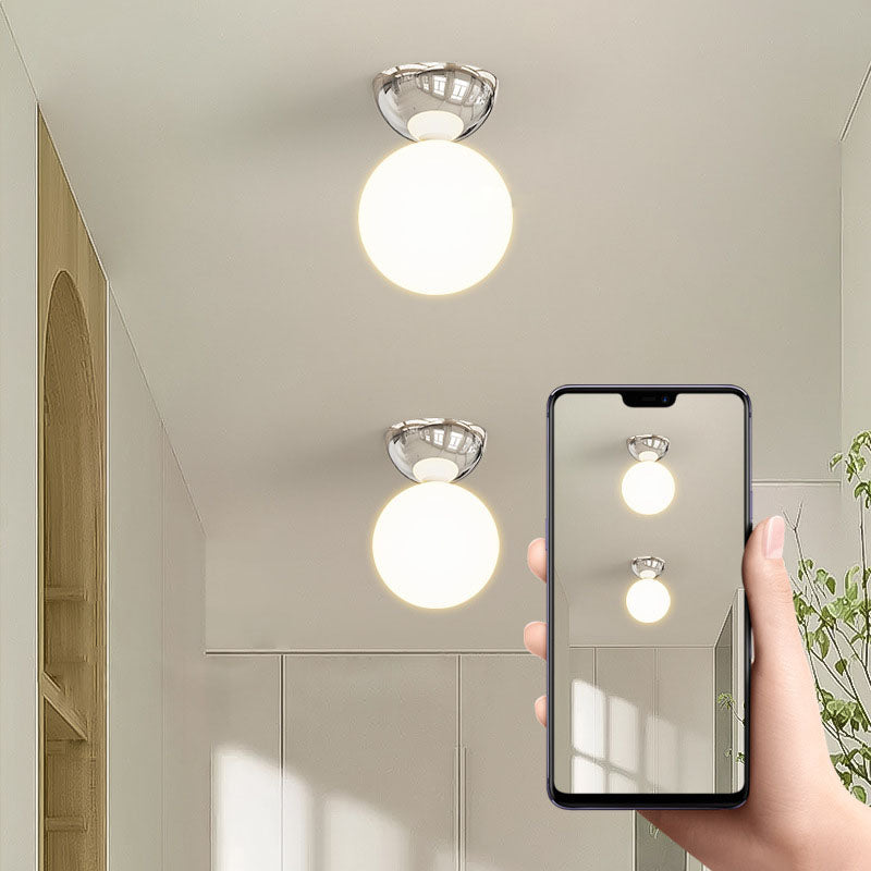 GloBello | Zeitlose Kugelleuchte aus Glas & Eisen Silber Decorique.de