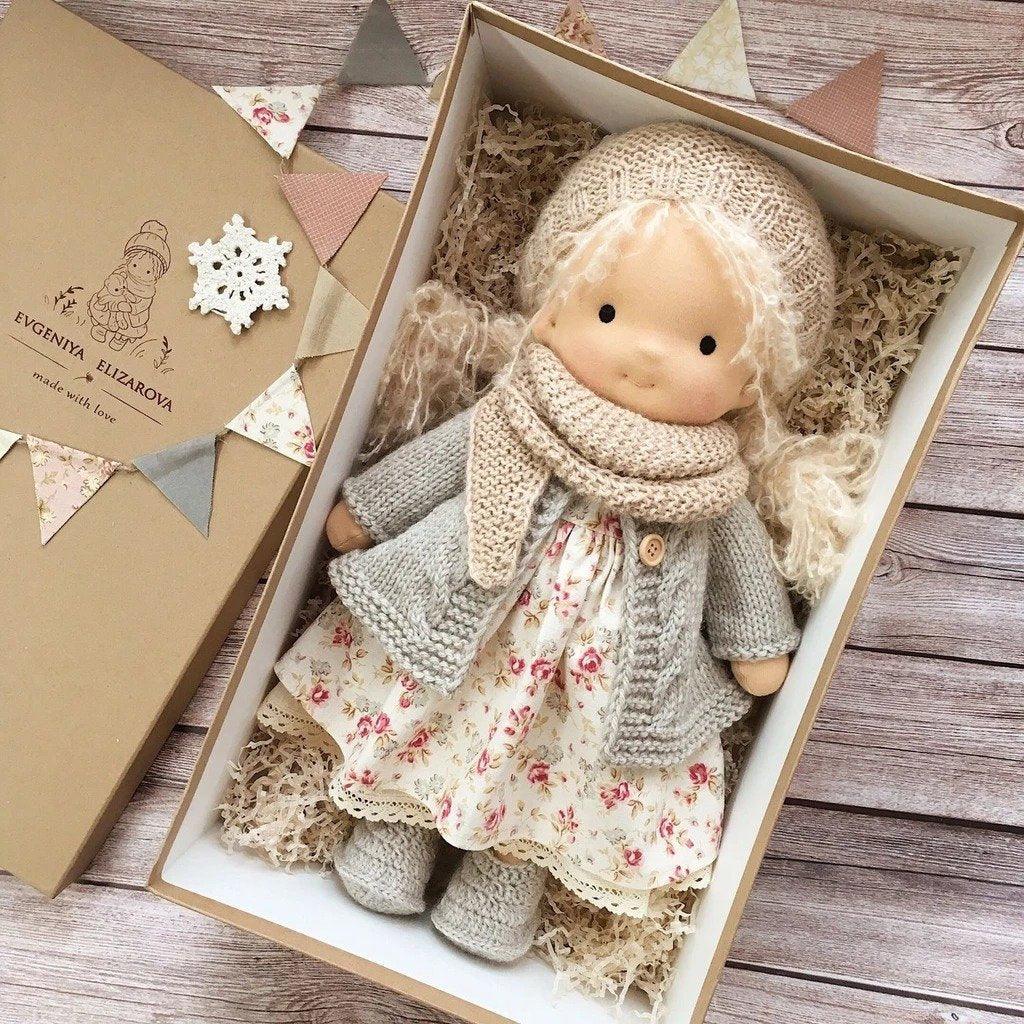 LittleCarol | Handgemachte Waldorf-Puppe – Sanft, Waschbar & Langlebig Decorique.de