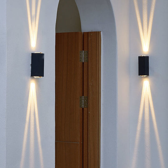 LumaBloc | Moderne Außenleuchte aus Aluminium Groß - Drei Strahlen nach oben und unten Dimmbar Neutrales Licht (4000K) Decorique.de