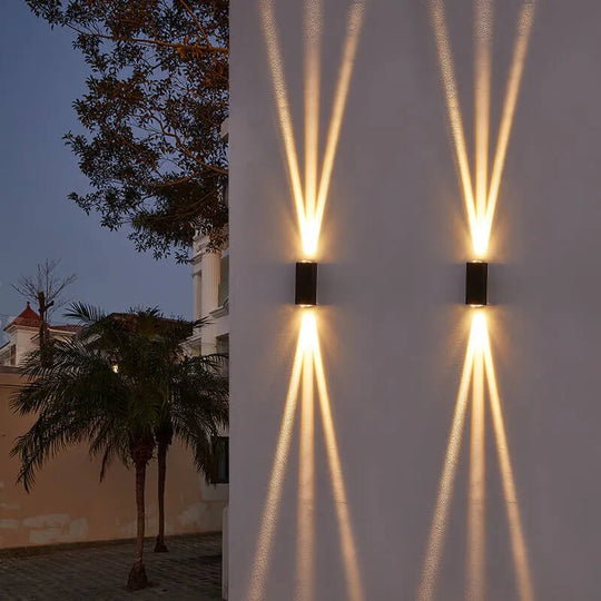 LumaBloc | Moderne Außenleuchte aus Aluminium Groß - Drei Strahlen nach oben und unten Decorique.de