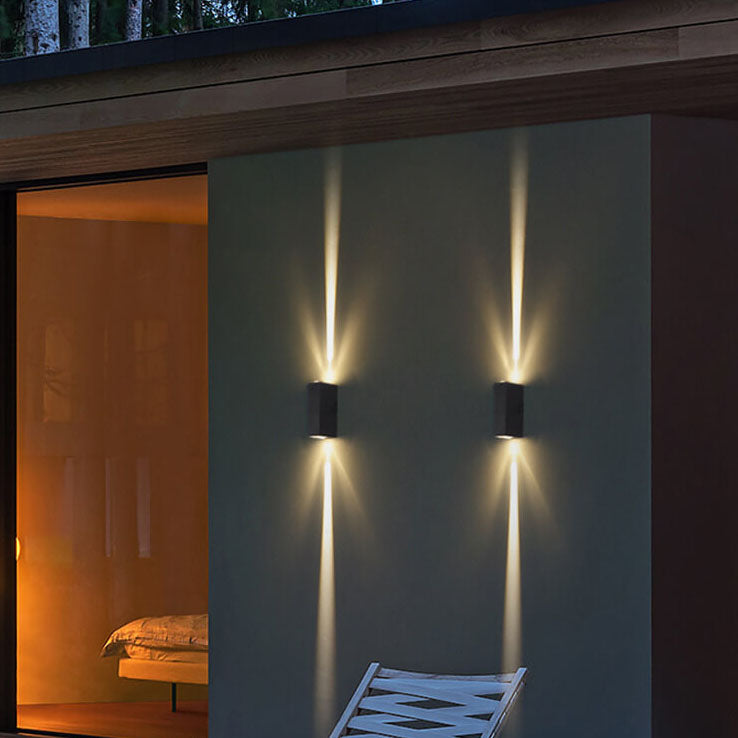 LumaBloc | Moderne Außenleuchte aus Aluminium Groß - Ein Hauptstrahl nach oben und unten Dimmbar Decorique.de