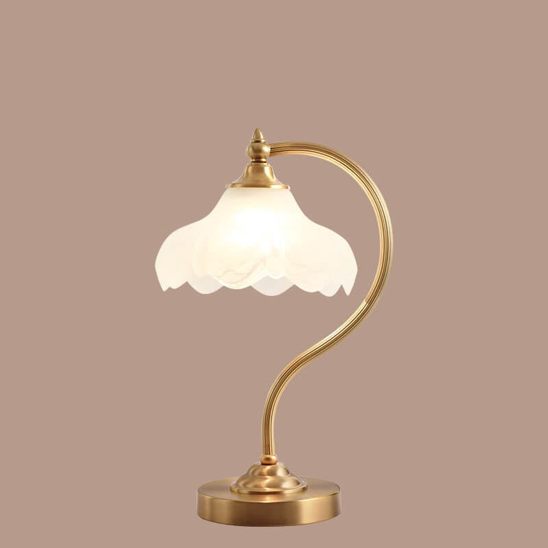LumaFlora | Vintage Messing Glas Blütenblatt Schirm 1-Licht Tischlampe Decorique.de