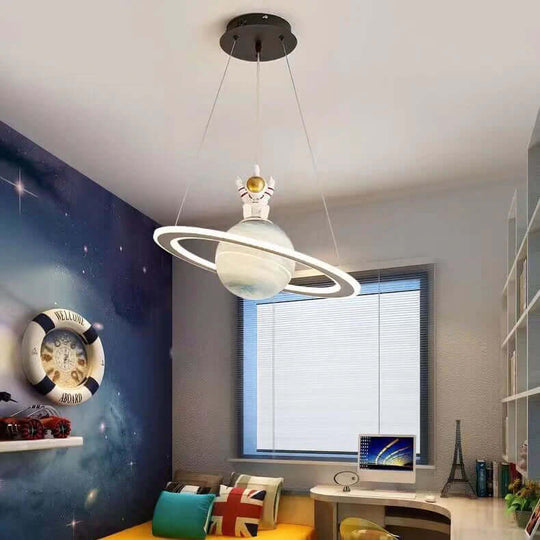 StarSphere | LED-Hängelampe im magischen Planeten-Design Decorique.de
