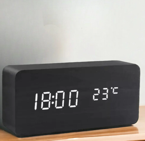 TimberLite | Minimalistische LED-Holzuhr mit Stil Schwarz-blockförmig Decorique.de