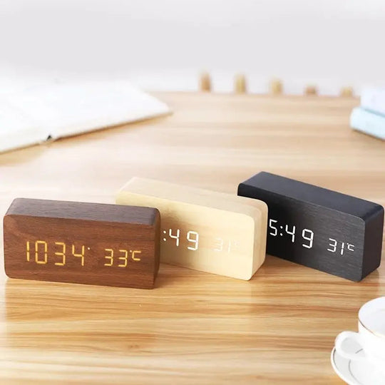 TimeWood | Digitale Holzuhr mit LED-Anzeige, Lautlos-Funktion & modernem Design Decorique.de