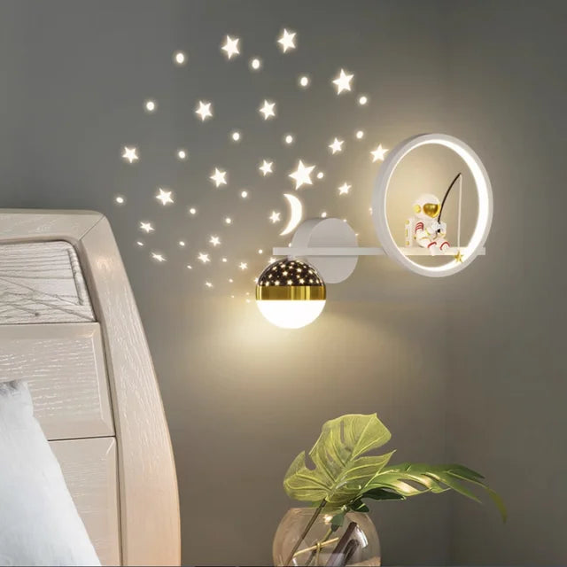 TinyGlow | Moderne Kinder Wandlampe Weiß links Drei Farben Decorique.de