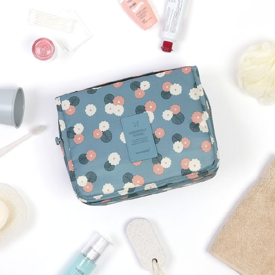 TravelEase | Wasserabweisende Reise-Kosmetiktasche mit Haken Blaue Blumen Decorique.de