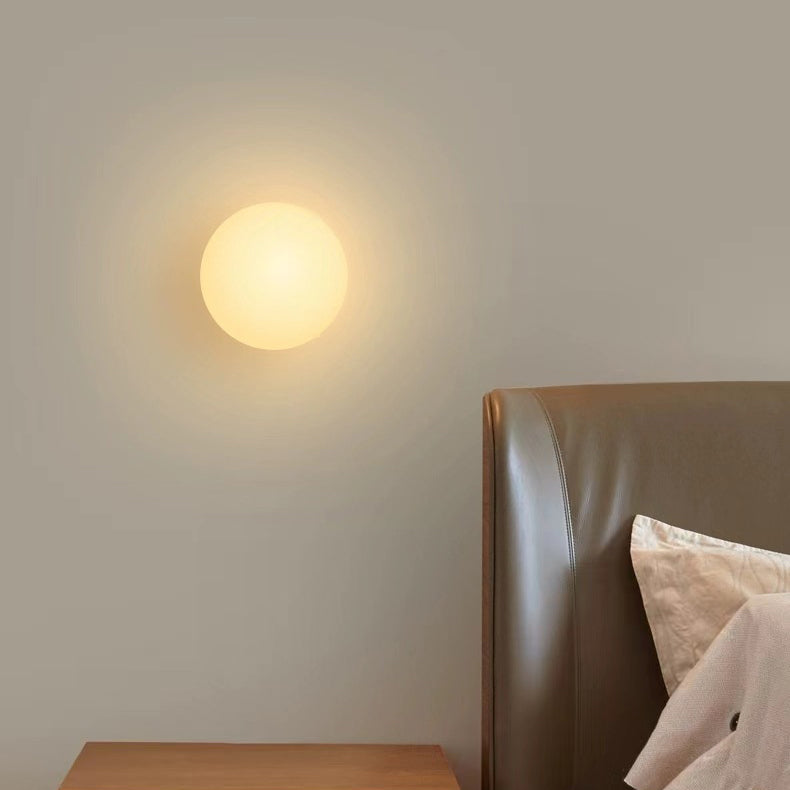 WhiteDome | Moderne Wandleuchte mit Glaskugel Medium - 16 cm Decorique.de